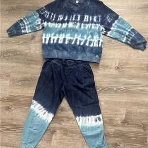 Old Navy Blue Tie-Dye Sweatshirt with sweatpant